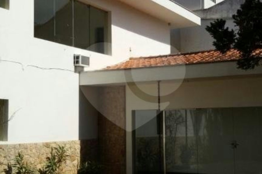 Casa à venda com 3 suítes em Vila Albertina, São Paulo, SP