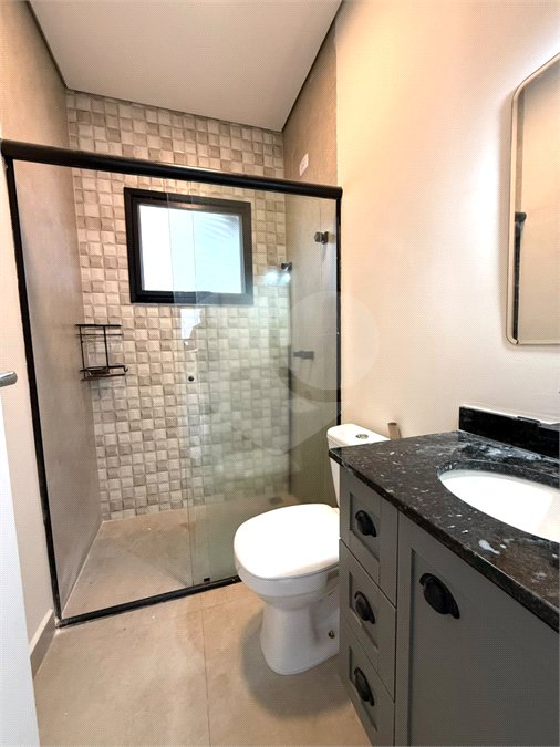 Casa à venda ou para alugar com 3 quartos, sendo 1 suíte, no condomínio Residencial Marchant Buarque, Atibaia - SP