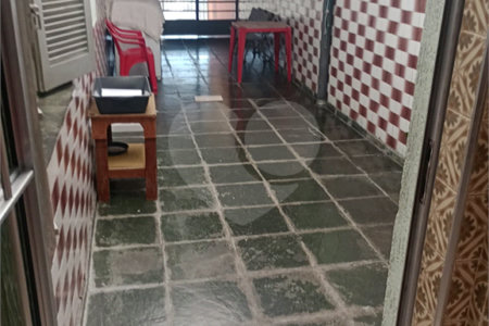 Casa à venda com 3 quartos, sendo 1 suíte,  no Centro, Mogi das Cruzes, SP