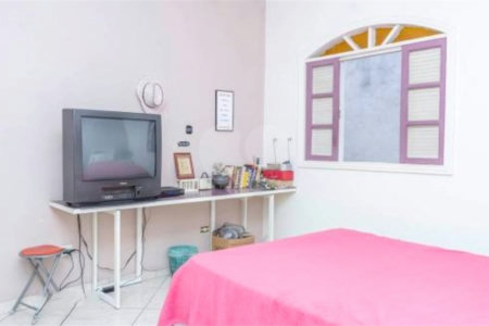 Sobrado à venda com 3 quartos, sendo 1 suíte,  em Jardim Monte Kemel, São Paulo, SP