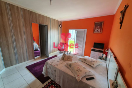 Sobrado à venda com 4 quartos, sendo 1 suíte,  em Jardim Rodolfo, São José dos Campos, SP