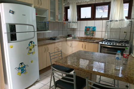 Casa à venda com 4 quartos, sendo 2 suítes,  em Vila Rei, Mogi das Cruzes, SP