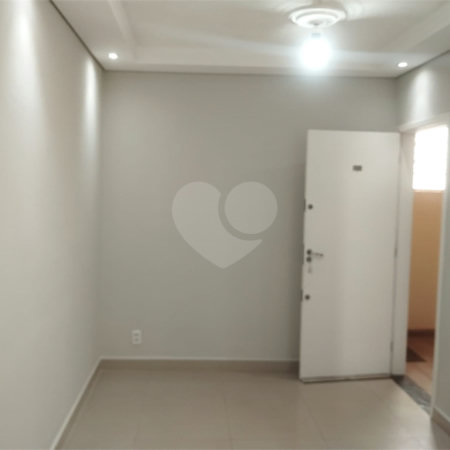Apartamento à venda com 2 quartos em Parque Laranjeiras, Araraquara, SP