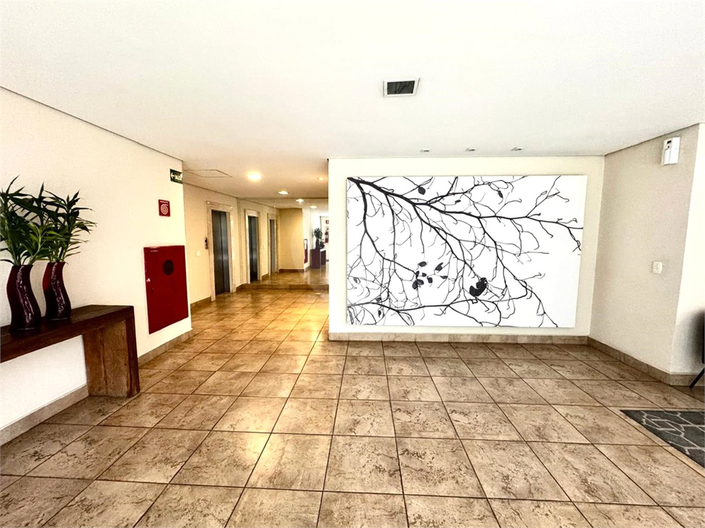 Apartamento à venda com 2 quartos em Moema, São Paulo, SP