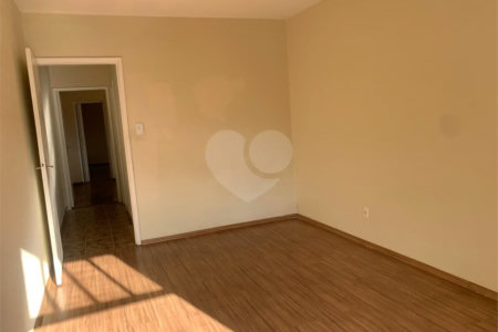 Sobrado à venda com 3 quartos em Água Fria, São Paulo, SP