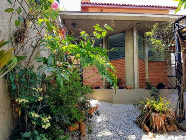 Sobrado à venda com 4 quartos, sendo 2 suítes,  em Brooklin Velho, São Paulo, SP