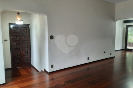 Casa Térrea à venda com 3 quartos, sendo 2 suítes,  em Jardim Marajoara, São Paulo, SP