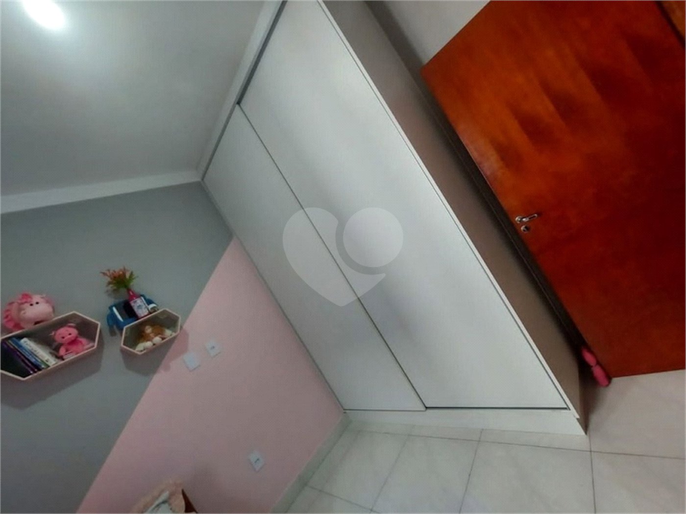 Casa à venda com 3 quartos, sendo 1 suíte,  no condomínio Golden Park Residence II, Sorocaba - SP