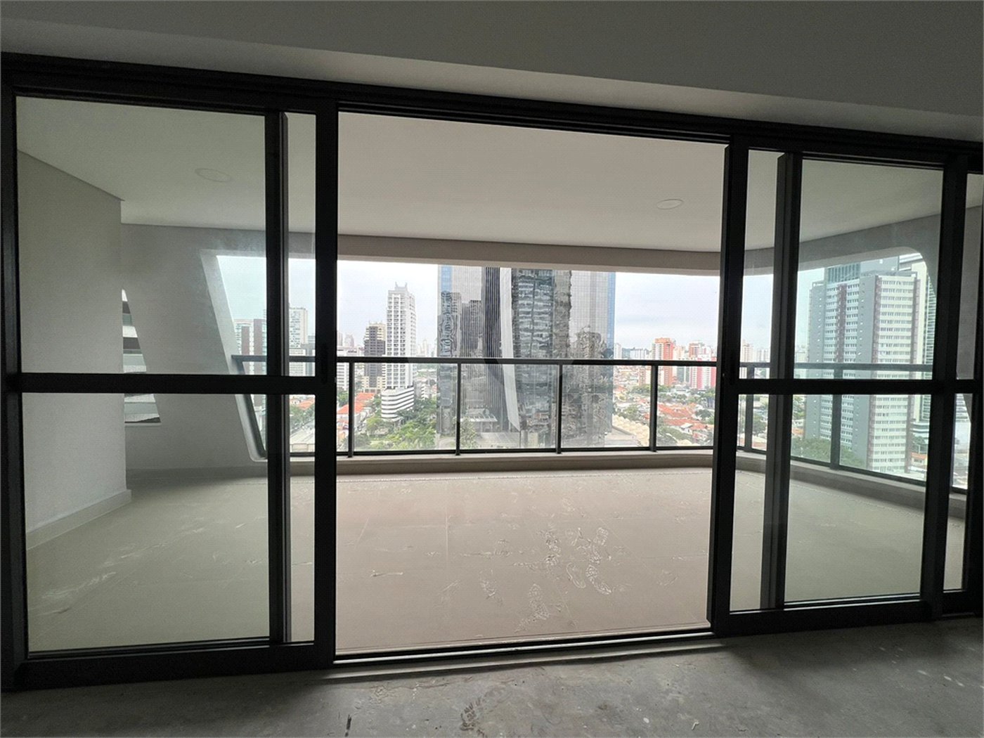 Apartamento à venda com 3 quartos, sendo 1 suíte, em Chácara Santo Antônio, São Paulo, SP