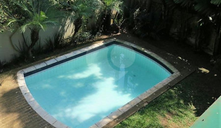 Casa à venda com 4 quartos, sendo 2 suítes,  em Jardim Morumbi, São Paulo, SP