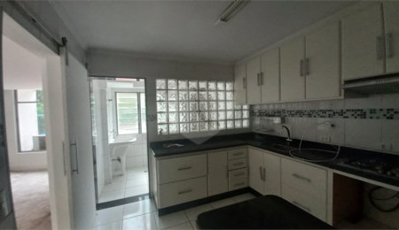 Apartamento à venda com 3 quartos, sendo 1 suíte,  em Vila Andrade, São Paulo, SP