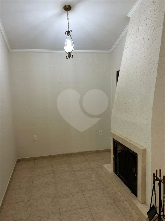 Casa à venda com 2 suítes no condomínio Recanto dos Ipes, Atibaia - SP