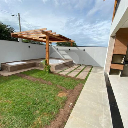 Casa à venda com 3 quartos, sendo 1 suíte, no condomínio Lagos D´icaraí, Salto - SP