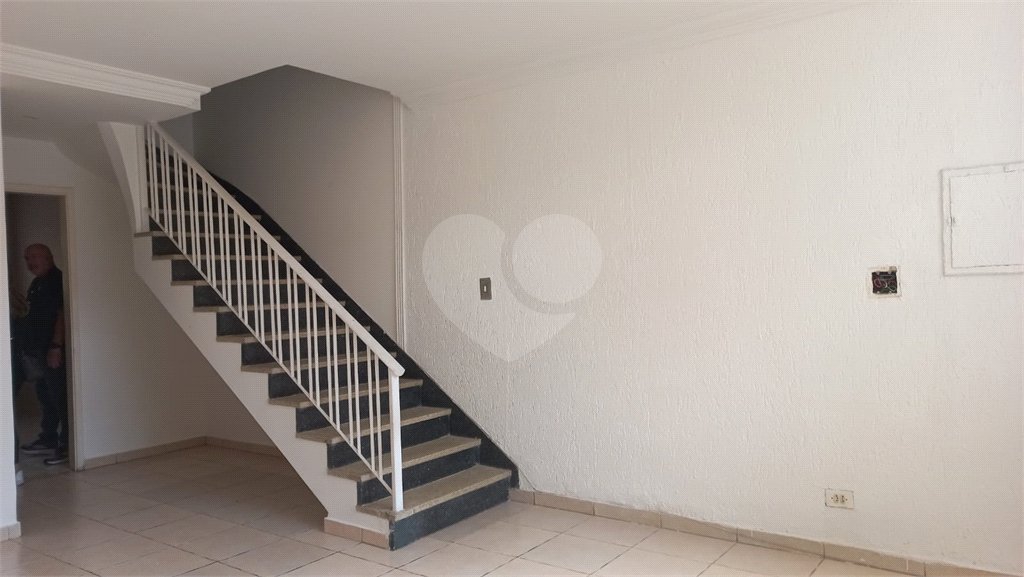Sobrado à venda com 4 quartos, sendo 1 suíte, em Vila Mazzei, São Paulo, SP