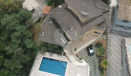 Casa à venda com 3 suítes no condomínio Alpes da Cantareira, Mairiporã - SP