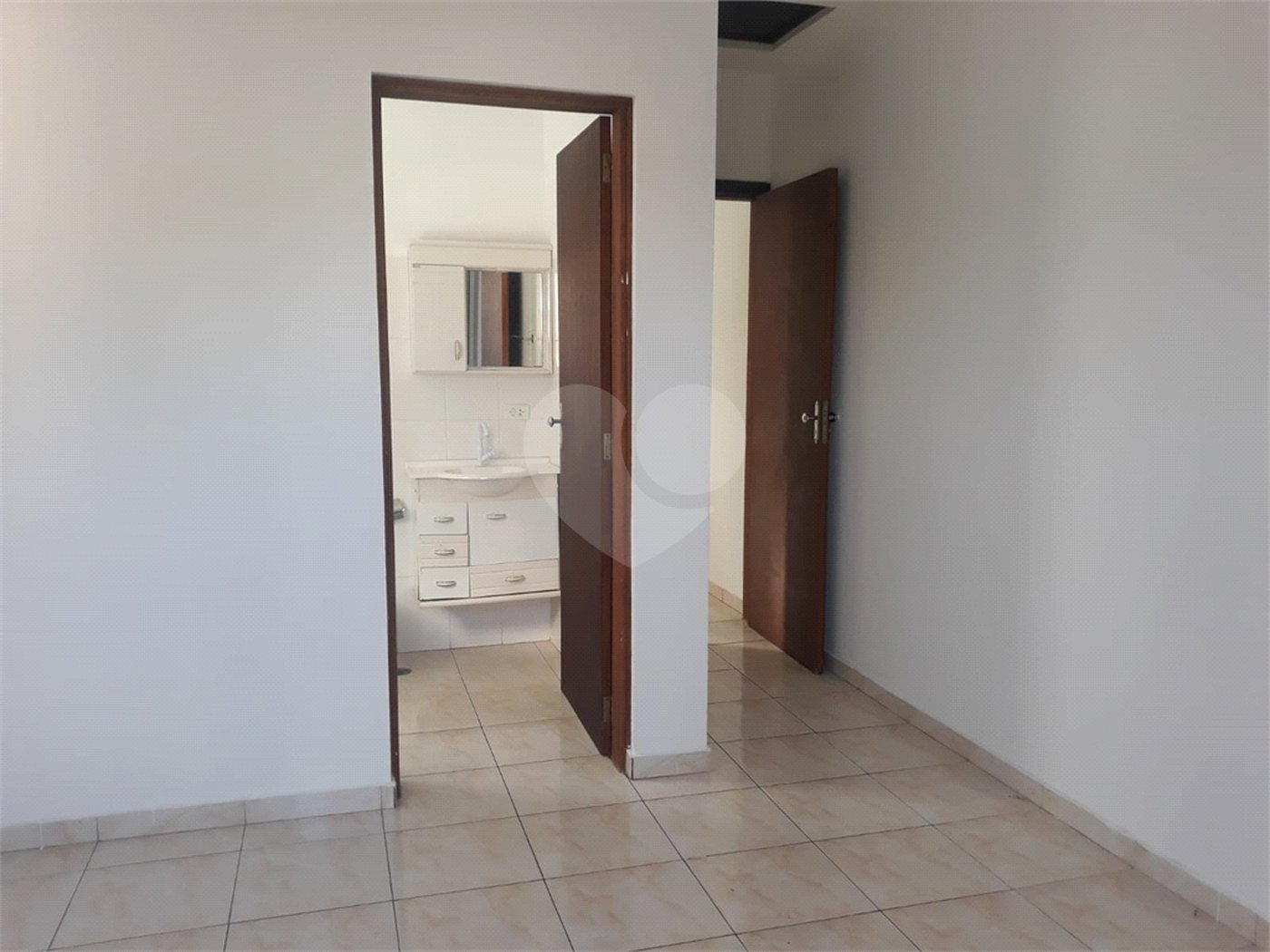 Sobrado para alugar com 3 quartos, sendo 1 suíte, em Esplanada Mendes Moraes, São Roque, SP