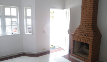 Casa à venda com 2 suítes no condomínio Village Palmas, São Paulo - SP