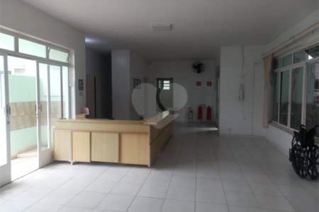 Casa à venda ou para alugar com 15 quartos, sendo 5 suítes,  no Centro, Atibaia, SP