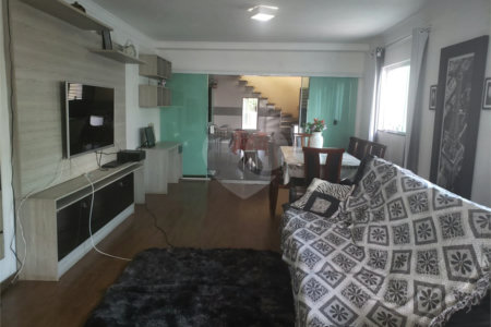 Sobrado à venda com 4 quartos, sendo 2 suítes, em Vila Mazzei, São Paulo, SP