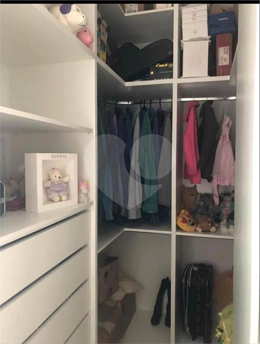 Sobrado à venda com 4 quartos, sendo 2 suítes, em Jardim Regina, Indaiatuba, SP