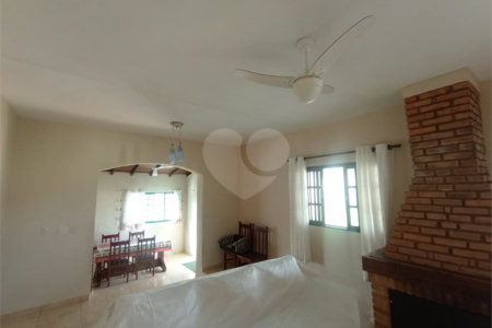 Chácara à venda com 6 quartos, sendo 1 suíte,  em Cercadinho, Alambari, SP