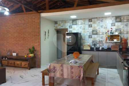 Chácara à venda com 4 quartos, sendo 1 suíte,  em Loteamento Quinta da Mata, Ibiúna, SP