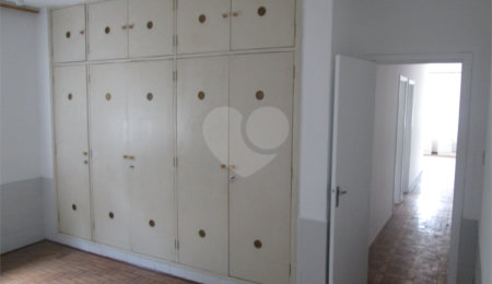 Sobrado à venda com 3 quartos em Horto, São Paulo, SP