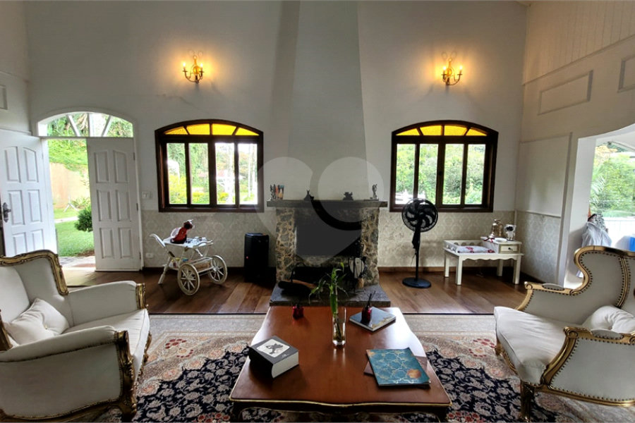 Casa à venda com 4 suítes no condomínio Parque Imperial da Cantareira, Mairiporã - SP