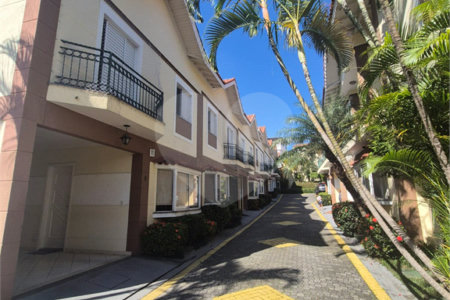 Casa à venda com 3 quartos, sendo 1 suíte, no condomínio Mariana, São Paulo - SP