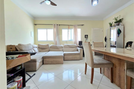 Casa à venda com 3 quartos, sendo 1 suíte, no condomínio Rafaela I, São Paulo - SP