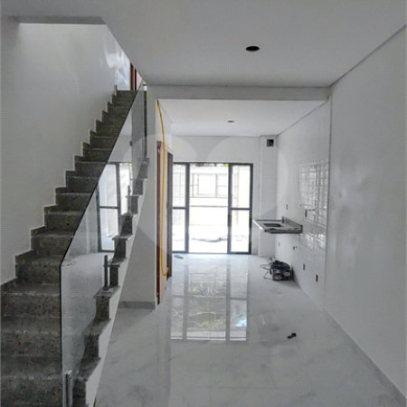 Sobrado à venda com 3 quartos, sendo 1 suíte, em Vila Granada, São Paulo, SP