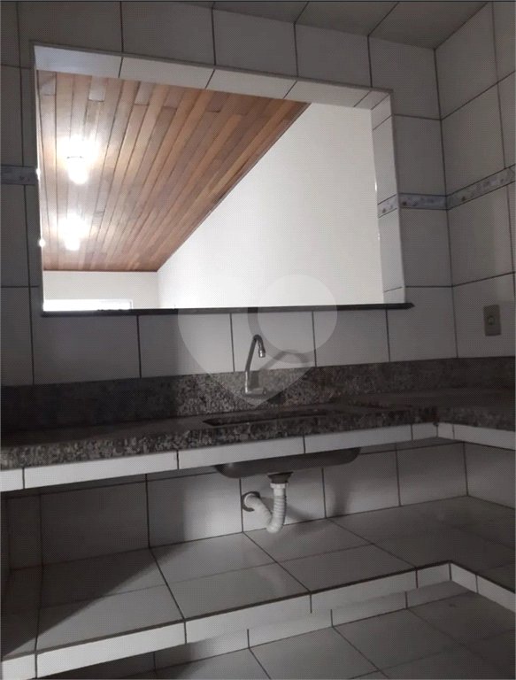 Sobrado à venda com 2 quartos em Km 18, Osasco, SP