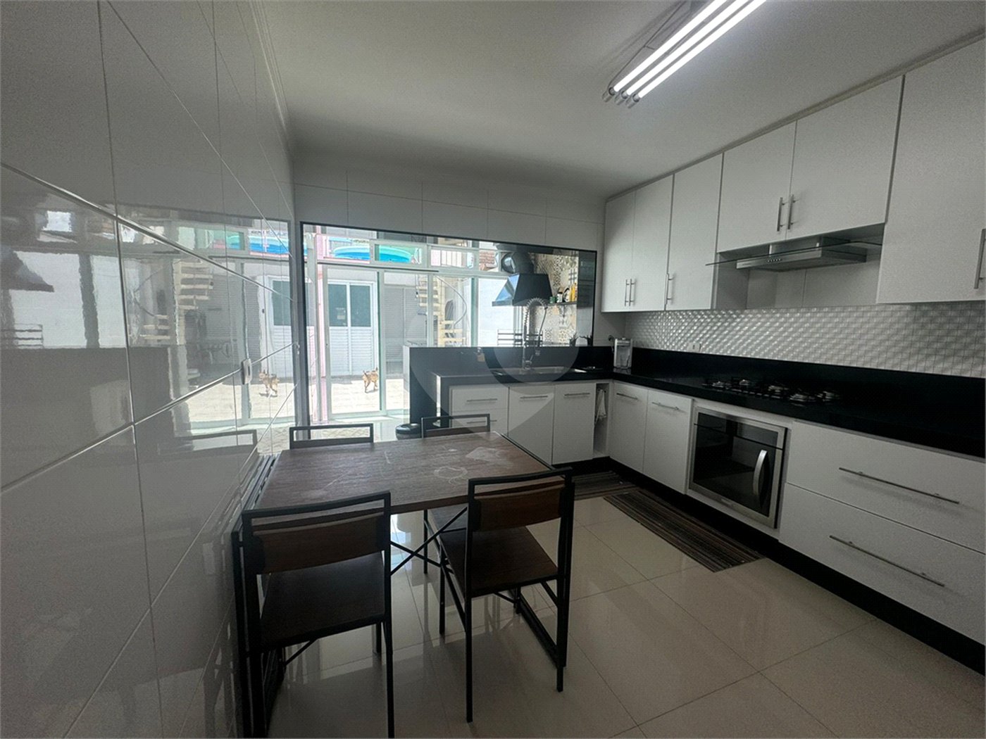 Sobrado à venda com 3 quartos, sendo 1 suíte, em Vila Nivi, São Paulo, SP