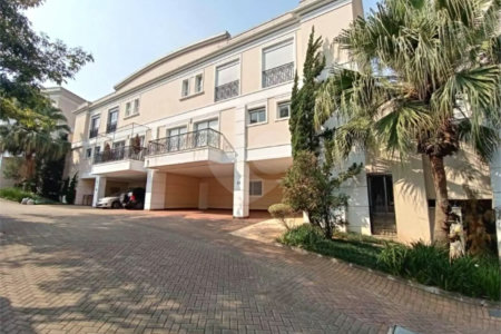 Casa à venda com 3 suítes no condomínio Solares Vila Europa, São Paulo - SP