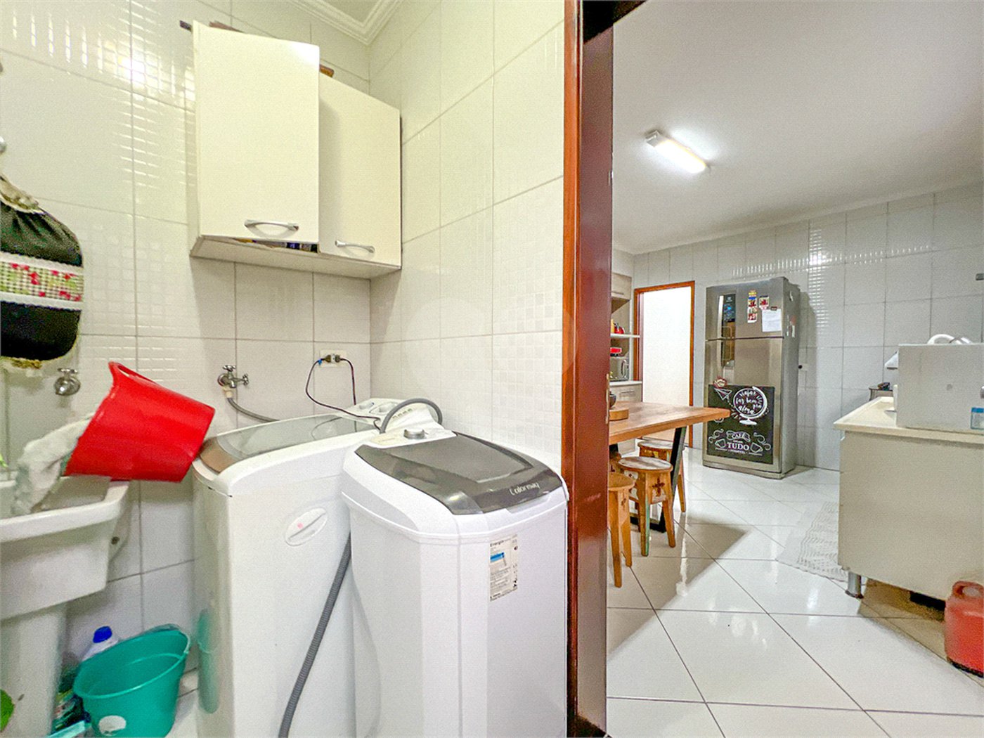 Casa à venda com 3 quartos, sendo 1 suíte,  no condomínio 658, São Paulo - SP