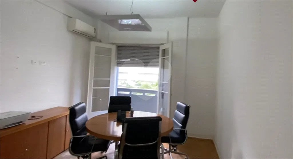 Apartamento 2 dormitorios, sala, cozinha sem vaga ,no bairro Republica