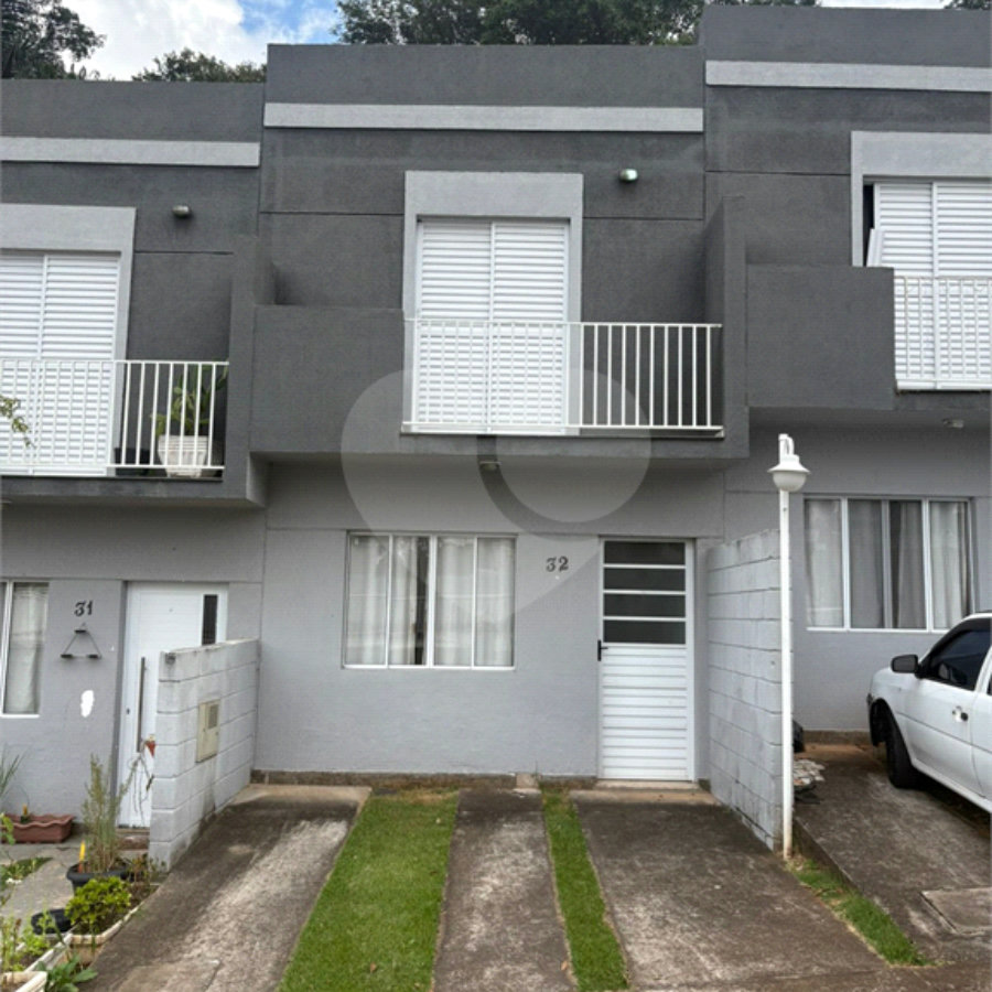 Casa à venda com 2 quartos no condomínio Carvalho Lagares, Poá - SP