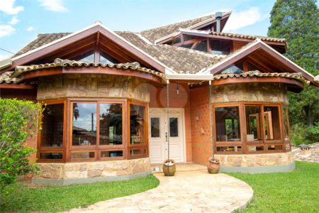 Chácara à venda com 4 quartos, sendo 2 suítes, em Jardim Oriental, Mairinque, SP