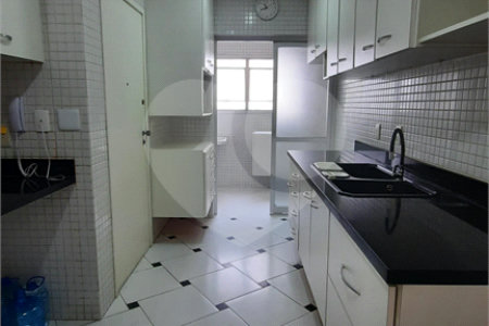 Apartamento à venda com 3 quartos, sendo 1 suíte, em Jardim Marajoara, São Paulo, SP