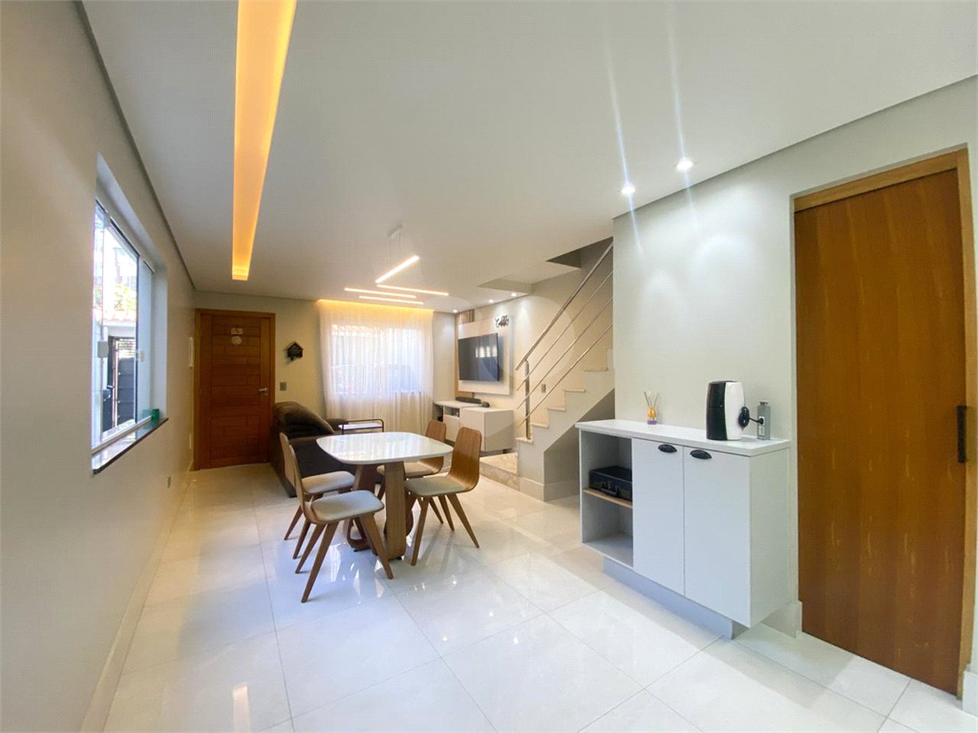 Sobrado à venda com 3 quartos, sendo 1 suíte, em Vila Nivi, São Paulo, SP