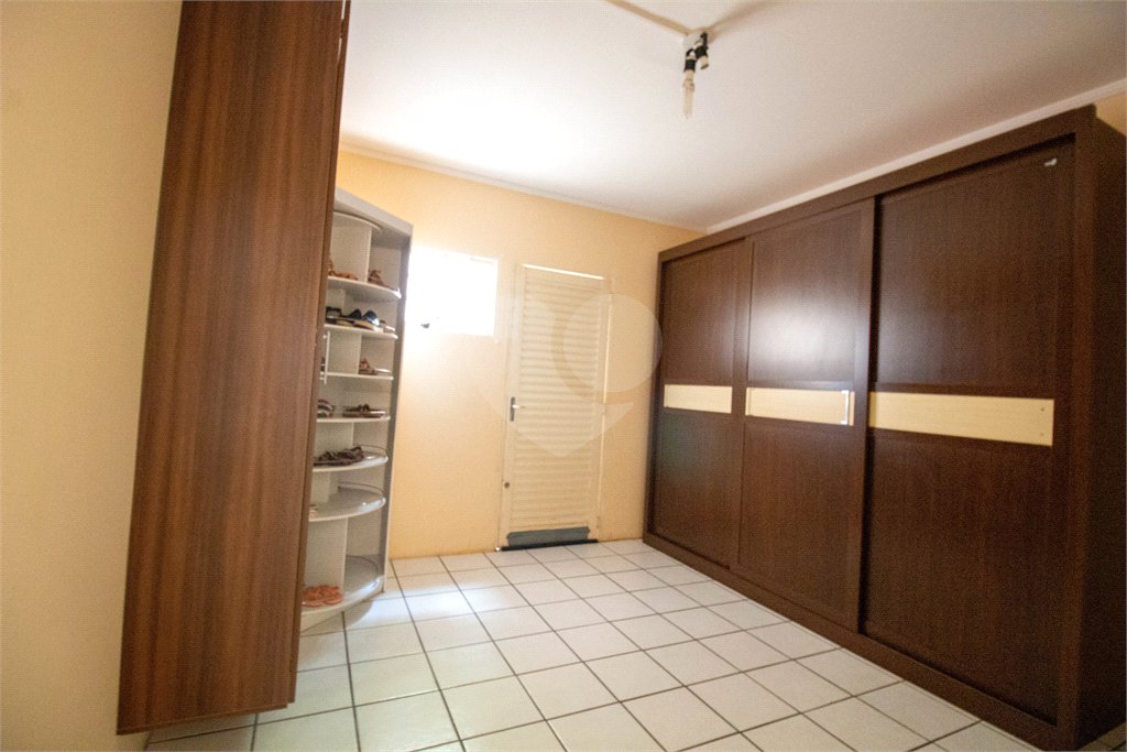 Casa à venda com 3 quartos, sendo 1 suíte, em Jardim São José, São Roque, SP