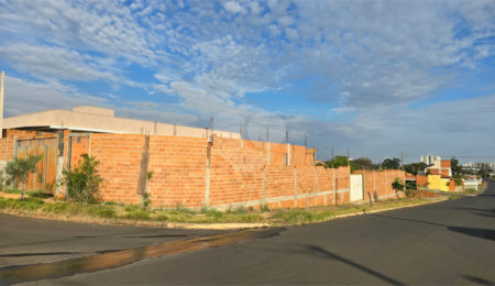 Sobrado à venda com 2 quartos em Cidade Jardim, Araraquara, SP