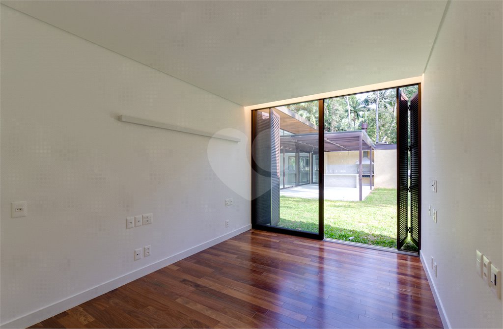 Casa à venda com 5 suítes no condomínio Chácara Flora, São Paulo - SP