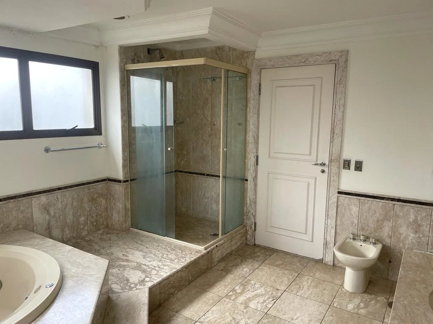 Apartamento à venda com 4 suítes em Vila Suzana, São Paulo, SP