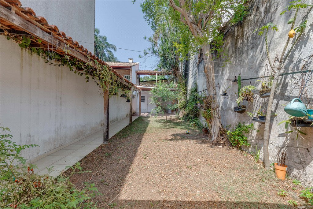 Sobrado à venda com 2 quartos em Chácara Monte Alegre, São Paulo, SP