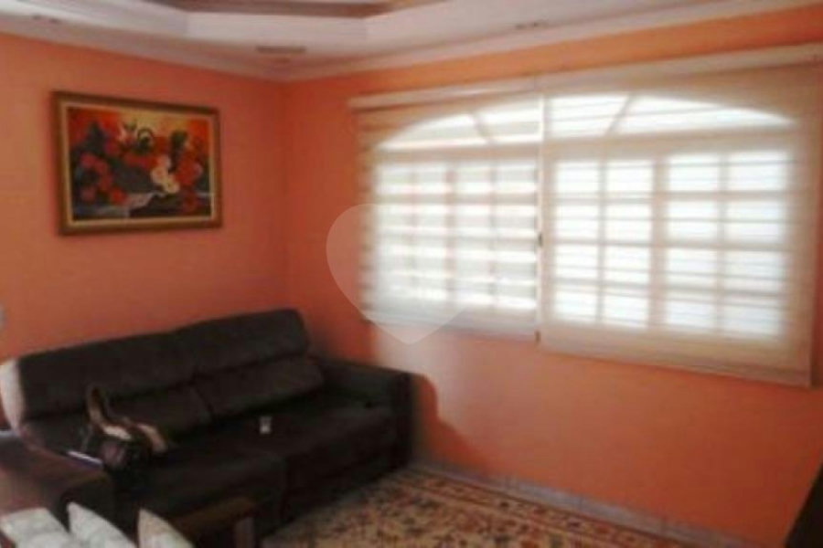 Sobrado à venda com 3 quartos, sendo 1 suíte, em Vila das Palmeiras, Guarulhos, SP