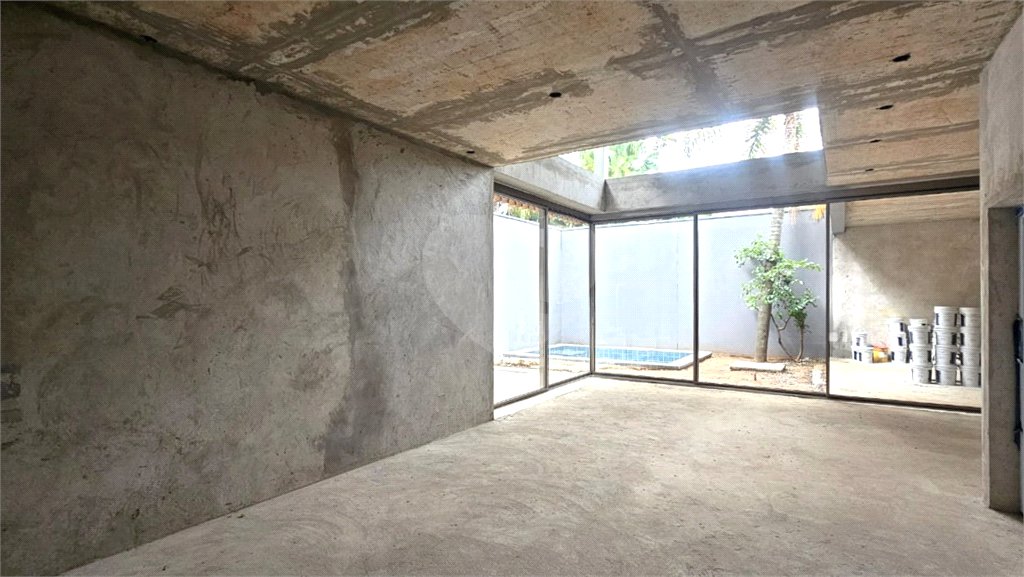 Casa à venda com 4 suítes no condomínio Plm 875, São Paulo - SP