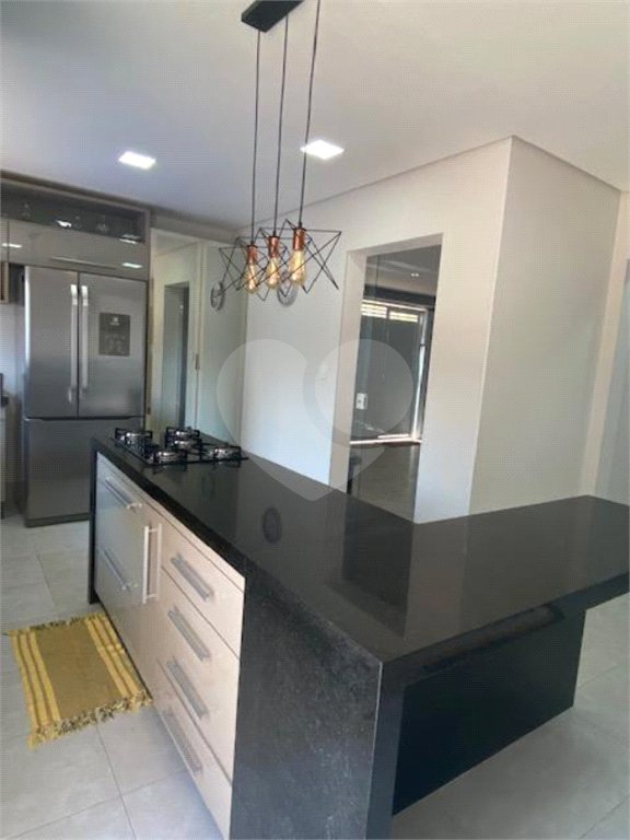 Casa à venda com 3 suítes no condomínio Campos do Conde I, Paulínia - SP