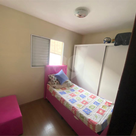 Casa à venda com 3 quartos, sendo 1 suíte, no condomínio Regina, São Paulo - SP