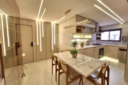 Apartamento à venda com 4 quartos, sendo 2 suítes,  em Chácara Flora, São Paulo, SP